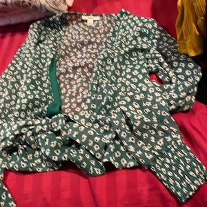 Semi crop tie blouse